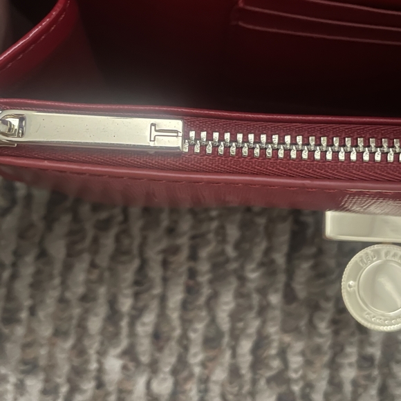 🆕️Ted Baker Red Patent Leather Gold Chain Clutch Crossbody - Picture 6 of 8